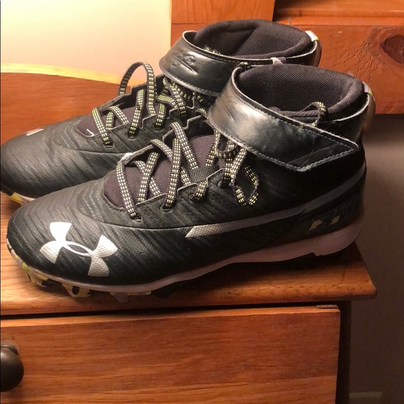 Under Armour cleats - Picture 2 of 3